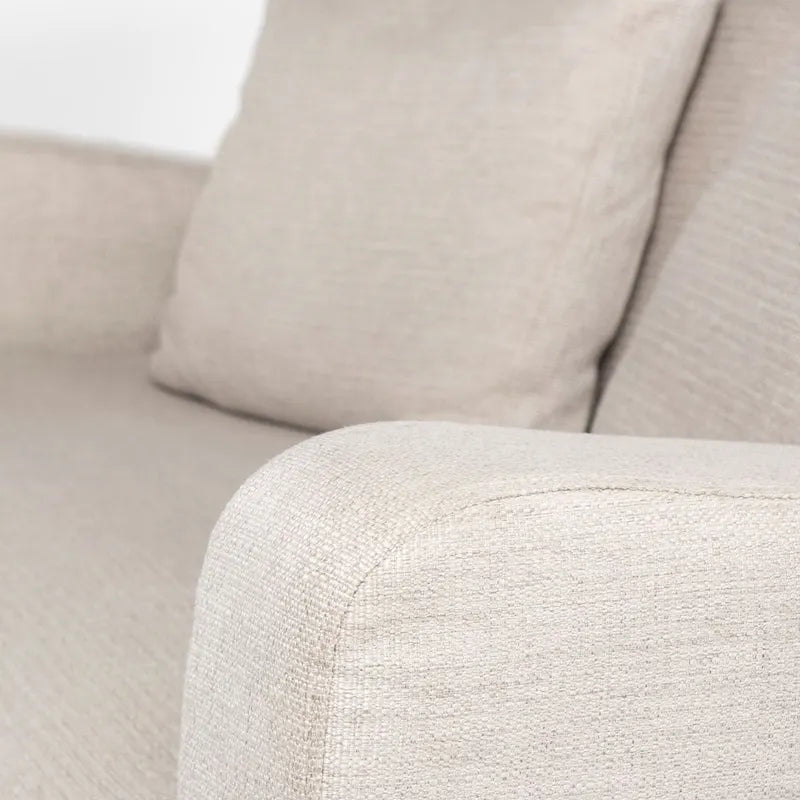 Zweisitzer-Sofa mit beigem Schonbezug