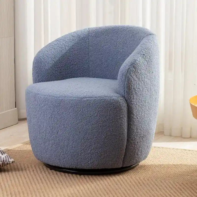 Drehbarer Akzentsessel im Schalendesign aus Teddy-Stoff mit pulverbeschichtetem Metallring