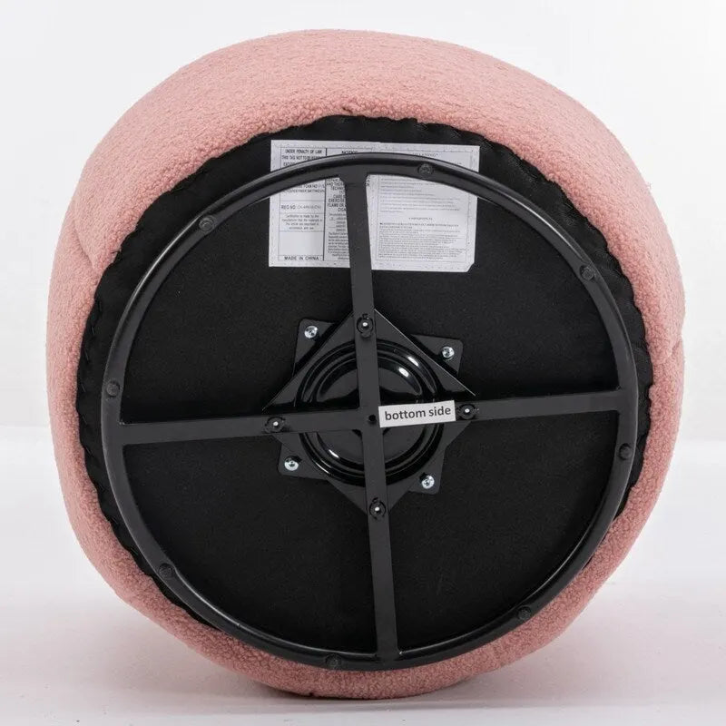 Drehbarer Akzentsessel im Schalendesign aus Teddy-Stoff mit pulverbeschichtetem Metallring